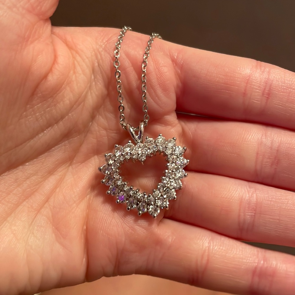 sparkly heart necklace